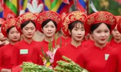 Từ Đền Hùng, người trẻ nghĩ về lời hứa với tương lai