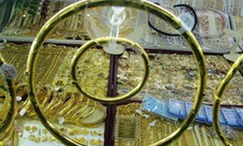 Giá giảm tiếp, người mua vàng SJC, vàng nhẫn 1 tháng qua lỗ 15 triệu đồng