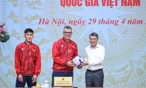 Thủ tướng Lê Minh Hưng gặp mặt, chúc mừng U17 Việt Nam