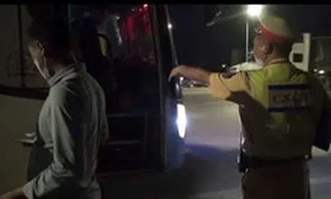 Xe khách 42 chỗ chở tới 63 người, bị phạt 157 triệu đồng