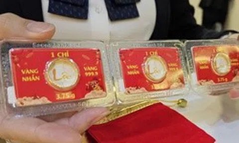 Tối 1-5, giá vàng thế giới đột ngột giảm nhanh