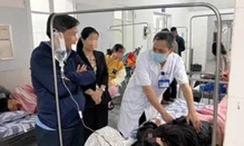 Ca ngộ độc bánh mì ở Quảng Trị tăng lên 64 người, đình chỉ cơ sở