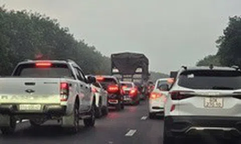 Khả năng cao kẹt xe chiều nay, cảnh sát giao thông đưa ra nhiều khuyến cáo