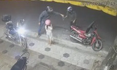 Hát hò mở loa 'tra tấn' hàng xóm ầm ĩ, rồi hỏi tình làng nghĩa xóm ở đâu?!