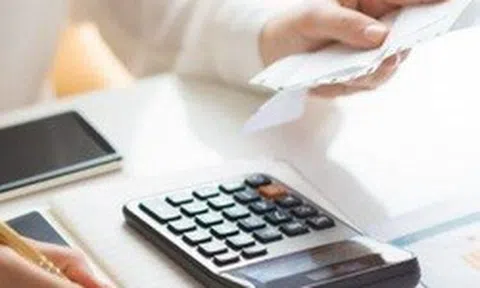 Dịch vụ hoàn thành vào ngày lễ, lập hóa đơn thế nào?
