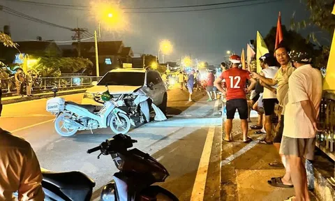 Xe máy va chạm ôtô, ba người trong một nhà thương vong