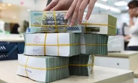 Lãi suất huy động tiếp tục giảm