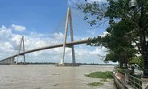 Phát hiện thi thể người phụ nữ nằm chết dưới mố cầu Rạch Miễu