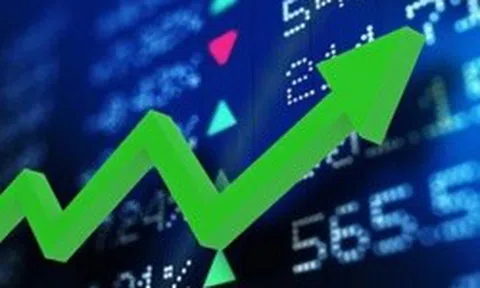 Chứng khoán chinh phục đỉnh 1.900 điểm
