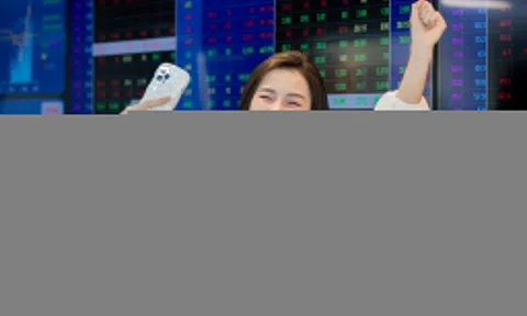VN-Index vượt đỉnh lịch sử