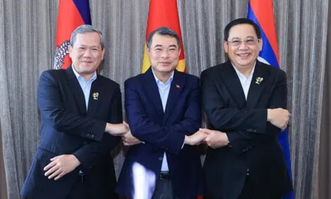 3 Thủ tướng Việt Nam - Campuchia - Lào ăn sáng làm việc