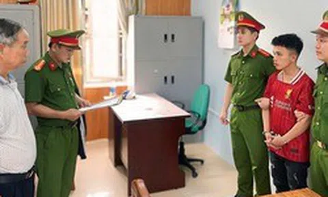 Lấy trộm thẻ ATM của chị hàng xóm, đoán mật khẩu rồi rút gần 50 triệu đồng