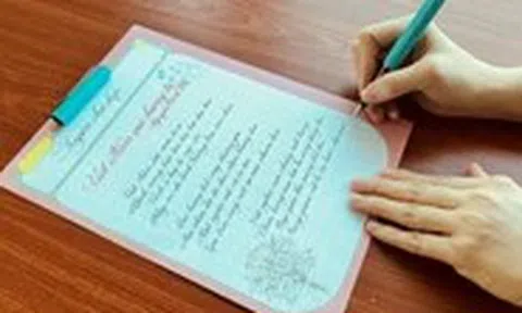 Thú vị luyện chữ đẹp thời AI
