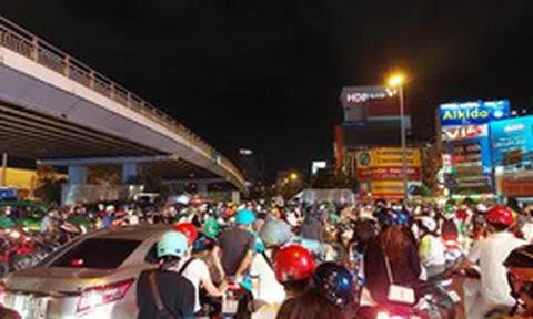 TP.HCM tăng tốc giải bài toán kẹt xe ở ngã tư Hàng Xanh
