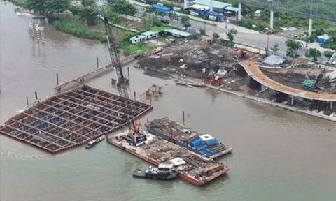 "Lá dừa nước" gần 1.000 tỷ đồng đã đổ bê tông trụ cột chính, hẹn cán đích 2/9