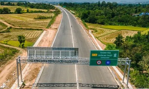 Toàn cảnh đoạn cao tốc dài nhất nối rừng - biển qua Đắk Lắk sắp cán đích