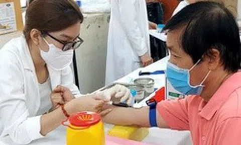 Từ 15-5, đóng BHYT cho người lao động thấp hơn mức quy định bị xử phạt ra sao?
