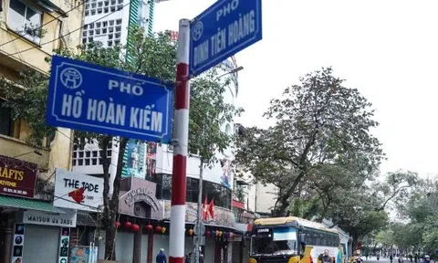Đề xuất mở rộng cấm xe trên 16 chỗ trên toàn bộ phường Hoàn Kiếm giờ cao điểm