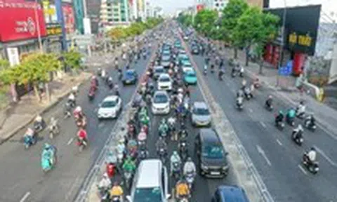 Giao thông đường Cộng Hòa ổn định trong sáng đầu tiên phân làn đảo chiều