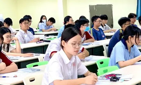 Tp.HCM tính bỏ thi lớp 10, mở rộng xét học bạ: Cuộc đua vào trường công sắp đổi chiều?