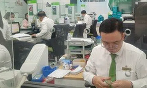 Ngân hàng gia tăng phòng thủ nợ xấu