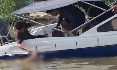 Vụ chìm ghe khiến cả nhà gặp nạn ở Cà Mau: Tìm thấy thi thể bé gái 6 tuổi