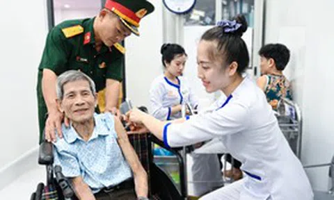 Côn Đảo được hỗ trợ vắc xin cúm suốt 3 năm và kho lạnh chuẩn GSP đầu tiên nhờ Gói hỗ trợ quy mô lớn của VNVC