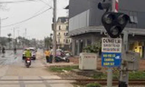 Từ 15/5, ô tô vượt rào chắn đường sắt bị phạt đến 20 triệu đồng