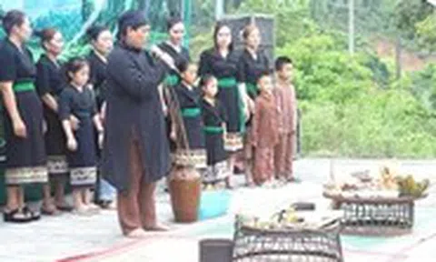 Người Ơ Đu ăn Tết đón tiếng sấm