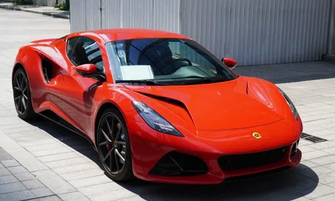 Lotus Emira giá đến 12,888 tỷ đồng có gì đặc biệt?