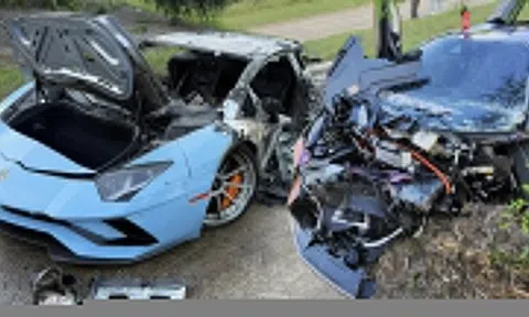 Sẽ ra sao khi 2 chiếc siêu xe Lamborghini đâm nhau?