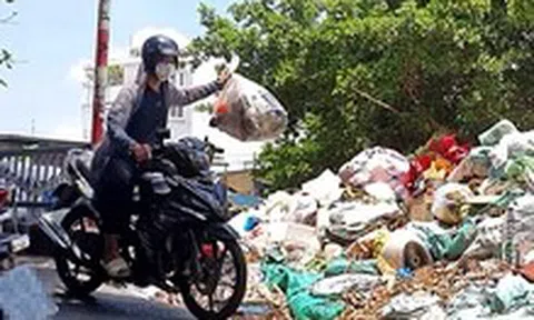 TP.HCM nhức nhối nạn xả rác: mạnh ai nấy xả, bất kể ngày đêm