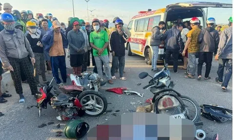 Hai xe máy va chạm trên tuyến đường đang thi công, 2 người thương vong