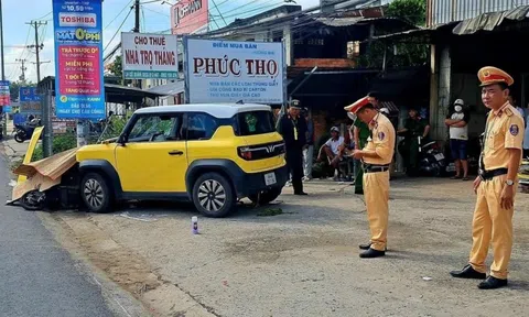 Ôtô va chạm xe điện 3 bánh, một người tử vong