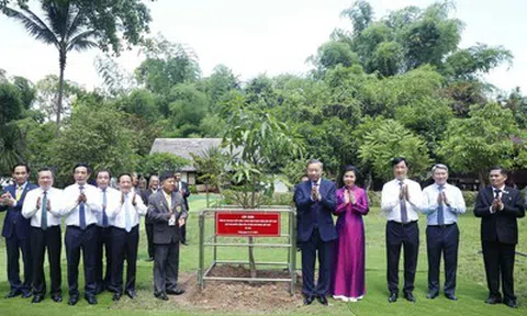 Tổng Bí thư, Chủ tịch nước Tô Lâm thăm Khu di tích Chủ tịch Hồ Chí Minh tại Thái Lan