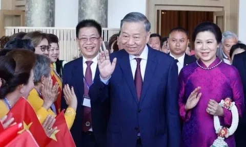 Tổng Bí thư, Chủ tịch nước Tô Lâm gặp gỡ cộng đồng người Việt Nam tại Thái Lan