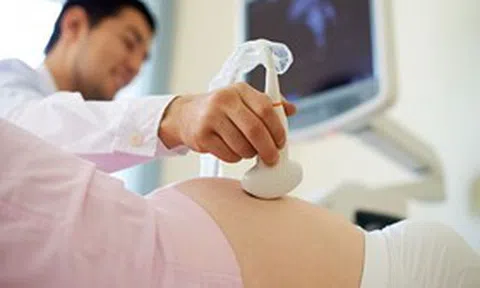 Từ 1/7/2026, những ai được ưu tiên khám sàng lọc bệnh bẩm sinh trước sinh và sơ sinh?