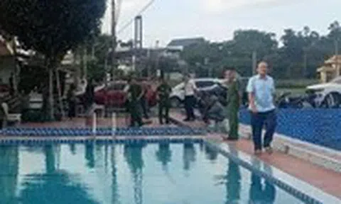 3 trẻ em bị ngất ở bể bơi Trường THPT Nguyễn Du nghi do điện giật