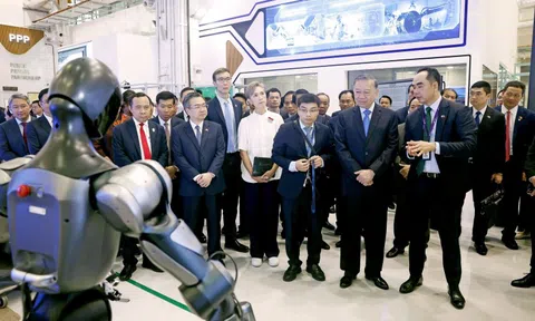 Tổng Bí thư, Chủ tịch nước Tô Lâm thăm các cơ sở công nghệ tại Singapore