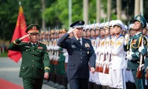 Đại tướng Nguyễn Tân Cương hội đàm với Tham mưu trưởng Liên quân Nhật Bản
