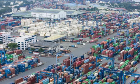 Việt Nam lập kỷ lục xuất nhập khẩu