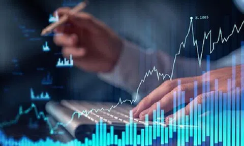 Khối ngoại bán ròng 7.200 tỷ đồng, chuyên gia khuyến nghị nhà đầu tư tuyệt đối không FOMO