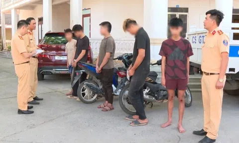 Truy quét nhóm tuổi teen mang súng, dao đánh võng trên đường