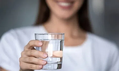 3 sai lầm khi uống nước, số 1 đang hại thận mà ít người biết