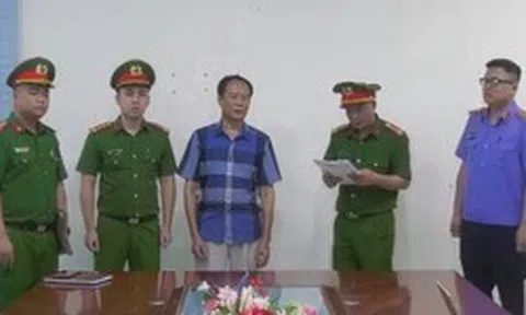 Bắt 3 cựu cán bộ Chi cục Thuế