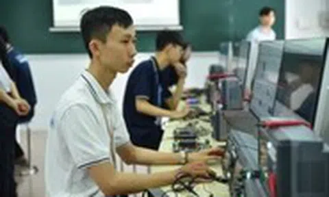 Muốn TP.HCM thành trung tâm giáo dục châu Á, đại học phải 'bước ra khỏi cổng trường'