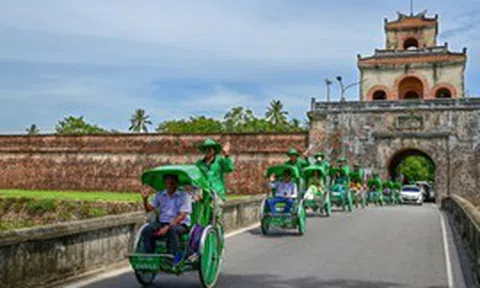 Từ xích lô đến quán ăn truyền thống: Huế đang đưa cả hệ sinh thái du lịch lên nền tảng số