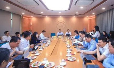Hà Nội: Cán bộ xã có ngày làm việc tới 20h30 vì quá tải
