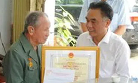 TP.HCM thăm, chúc thọ người cao tuổi tiêu biểu dịp 85 năm Ngày truyền thống người cao tuổi Việt Nam