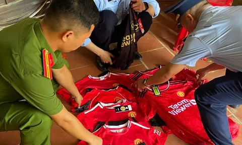 Bán quần áo giả nhãn hiệu Manchester United và Adidas, 2 người bị phạt 10 triệu